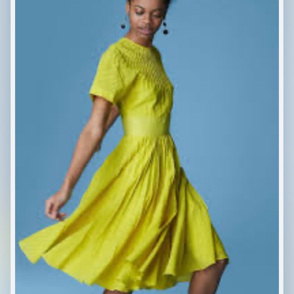 DVF pintuck size 4 dress - Picture 2 of 7